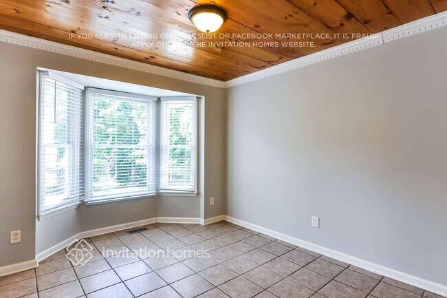Foto del edificio - 1017 Riderwood Ct