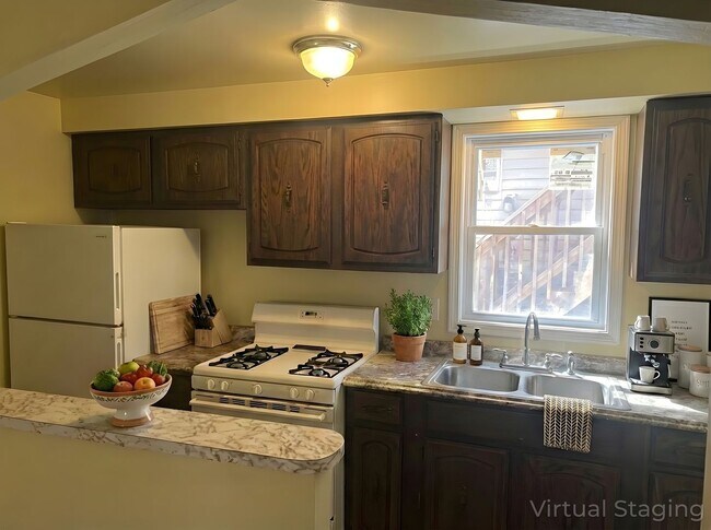 Building Photo - 1222 Broadway Ave