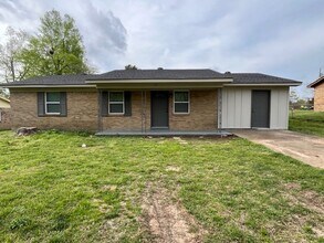 Building Photo - 671 Cottrell Ave