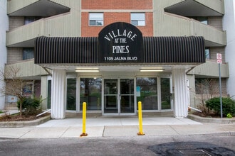 Building Photo - 1105 Jalna Blvd