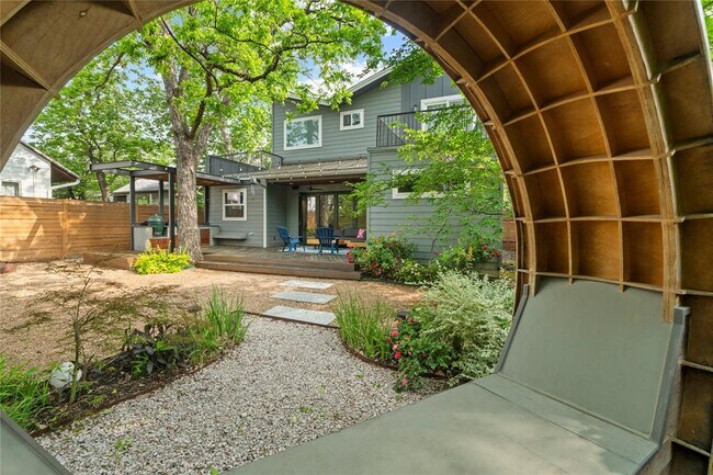 Foto del edificio - 507 Franklin Blvd