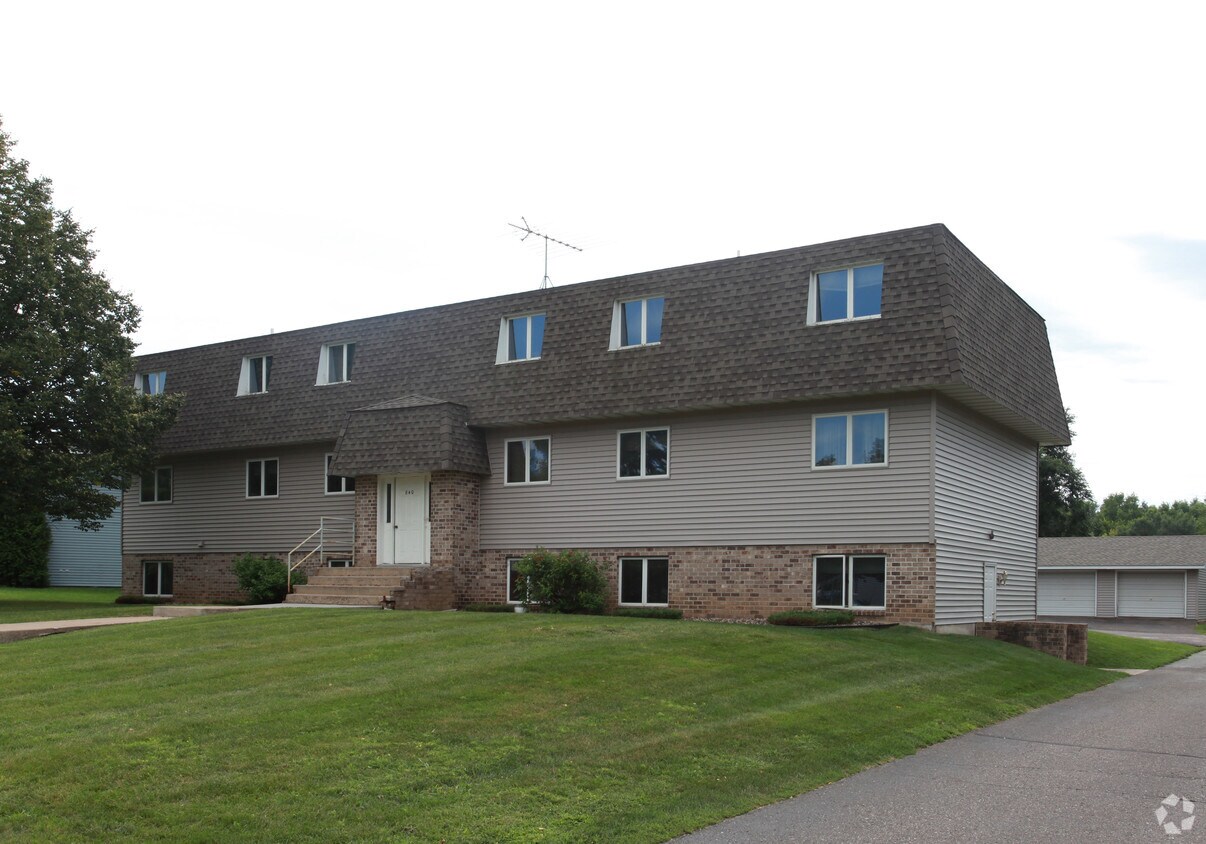 840 6th St, New Richmond, WI 54017 Apartments in New Richmond, WI