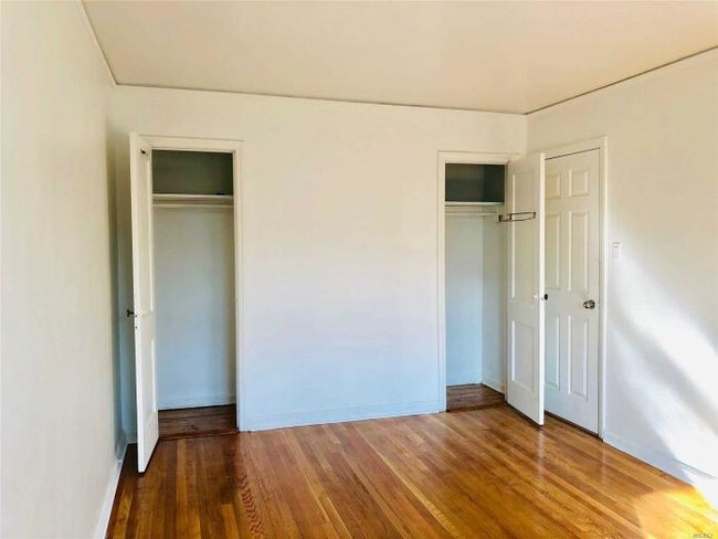 Building Photo - 3 bedroom in Flushing NY 11358