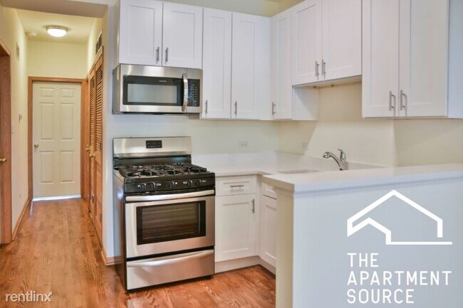 Building Photo - 3 br, 2 bath House - 3327 N Sheffield Ave