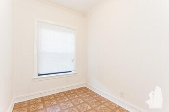 Building Photo - 4601 N Lincoln Ave Building Photo - 4601 N Lincoln Ave