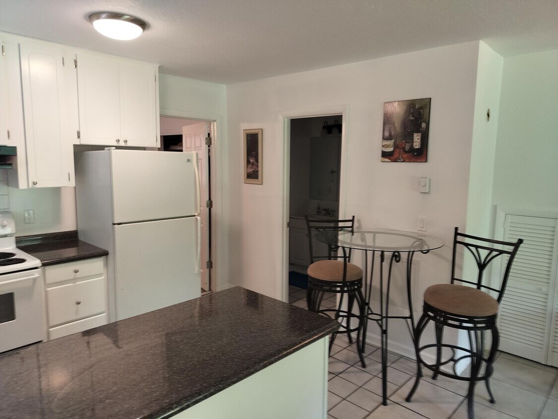 Foto principal - 487 N Country Clb Dr