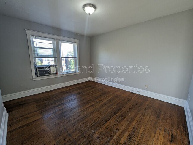 Foto del edificio - 5026 Chippewa St