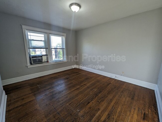 Building Photo - 5026 Chippewa St