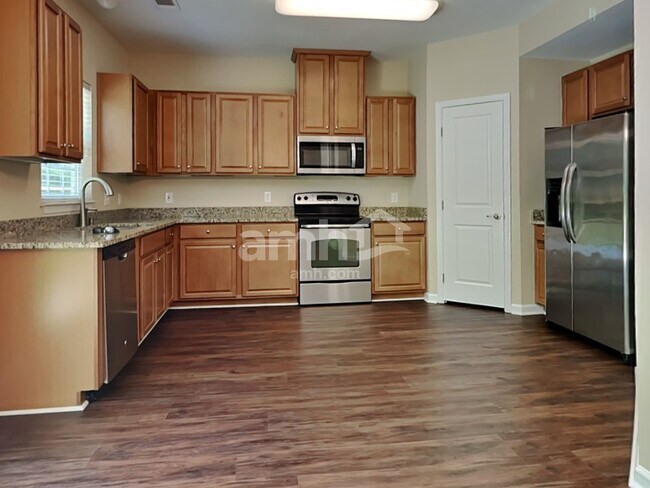 Building Photo - 136 Hamilton Ct
