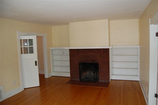 Primary Photo - 1108 S Busey Ave