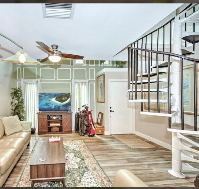 Foto del edificio - 4803 SW Santa Barbara Ct