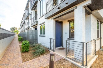 Building Photo - 2090 S Dorsey Ln