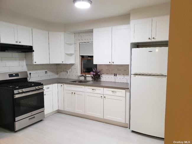 Building Photo - 137 Pilgrim Pl