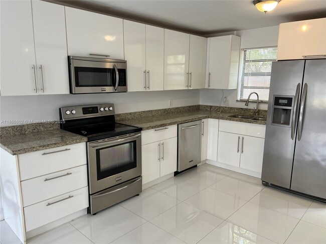 Foto del edificio - 454 NE 194th Terrace
