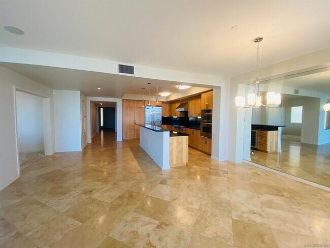 Building Photo - 5430 La Jolla Blvd