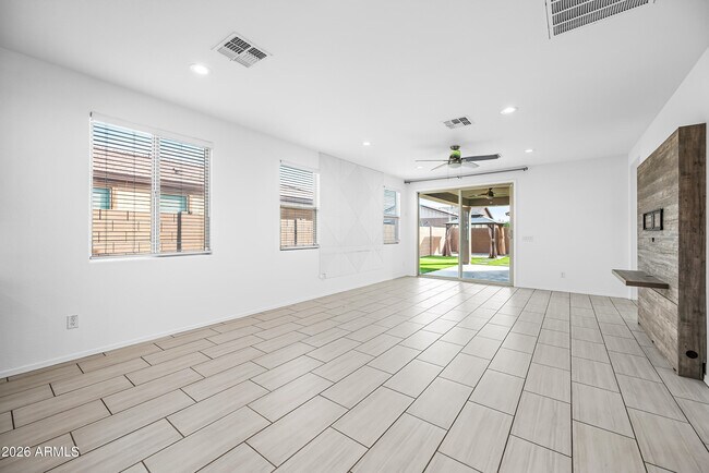 Foto del edificio - 10829 W Hadley St