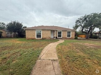 Building Photo - 1826 Lincoln Dr