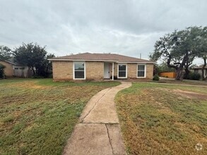 Building Photo - 1826 Lincoln Dr
