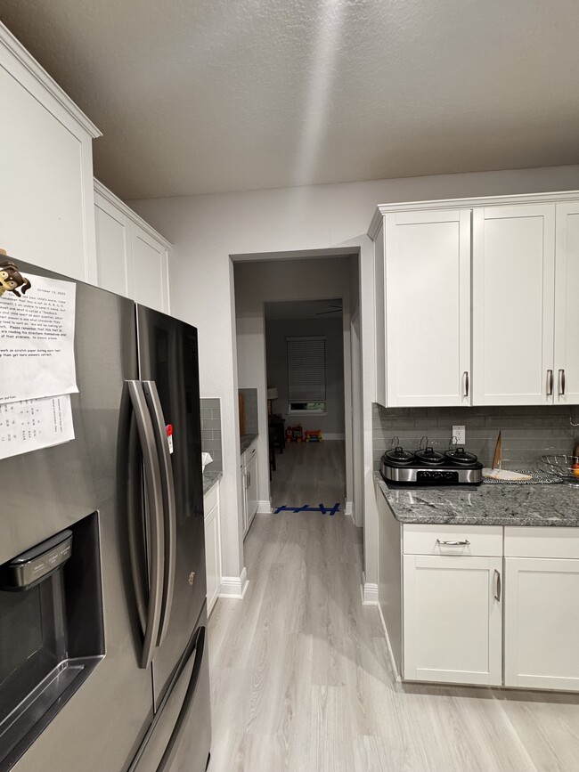 Building Photo - 10916 Honor Rd