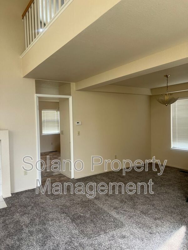 Foto del edificio - 411 Dickey Ct