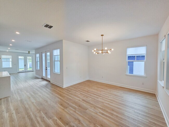 Foto del edificio - 408 E Oak Ave