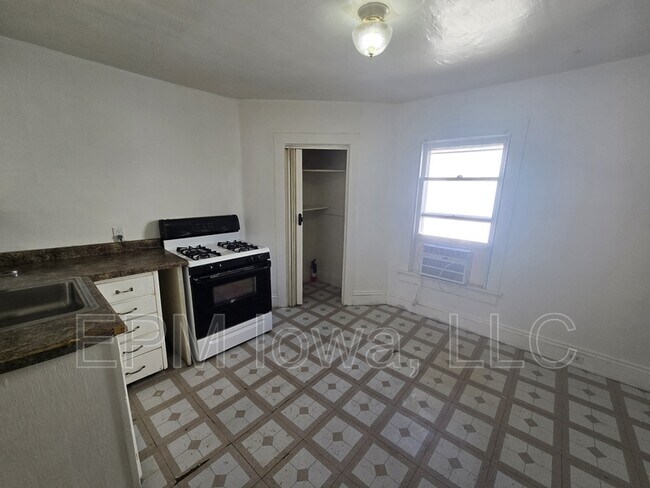 Foto del edificio - 1424 1/2 Grant Avenue