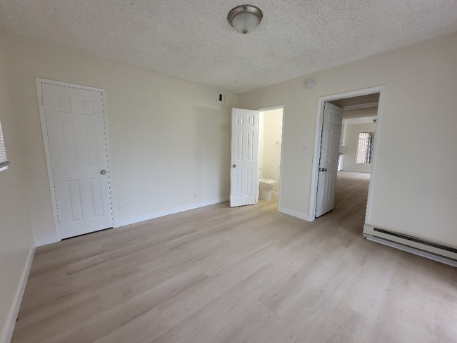 Foto del edificio - 13531 Wyandotte St