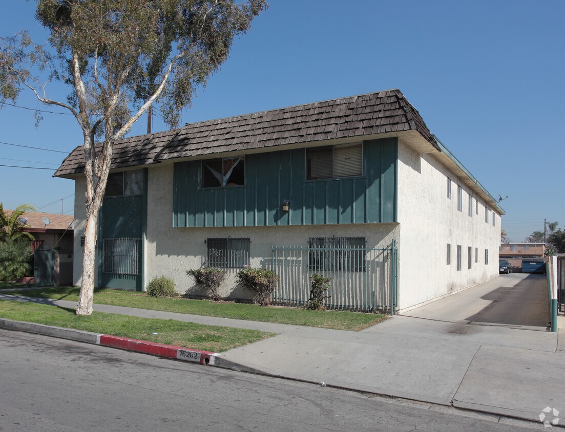 Primary Photo - 16202 Eucalyptus Ave