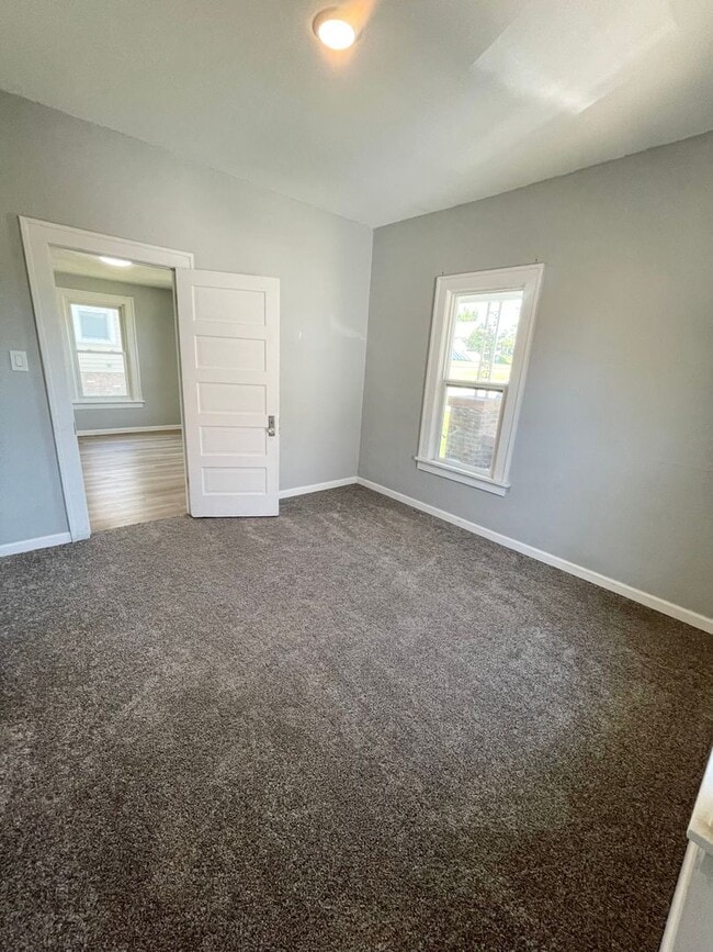 Building Photo - 3 Bedroom 1 Bathroom House for Rent