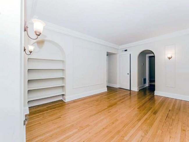 Foto del edificio - 215 E Chestnut St