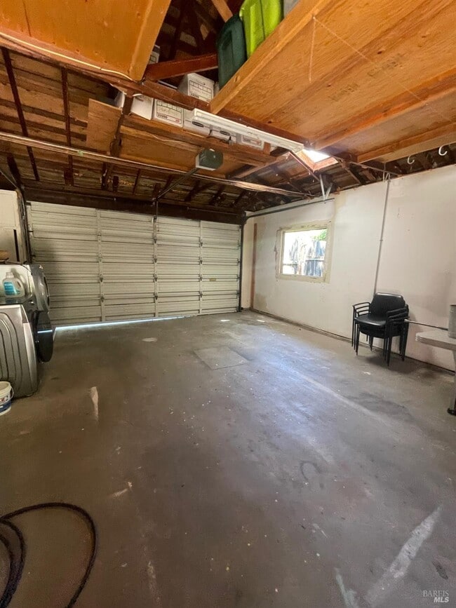 Building Photo - 954 Norlee St