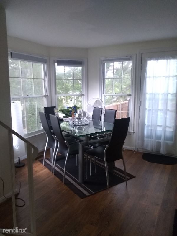 Building Photo - 2 br, 2.5 bath Townhome - 20213 Ravensdale Ct