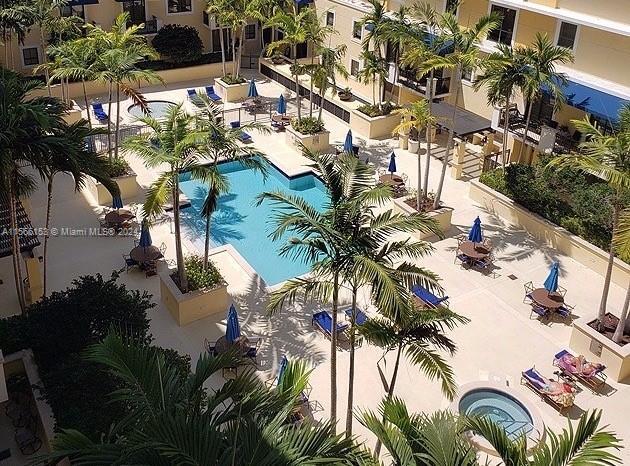 Foto del edificio - 8390 SW 72nd Ave