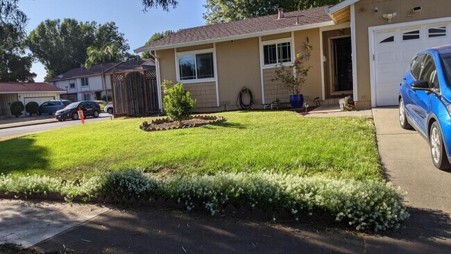 Building Photo - 2885 Postwood Dr