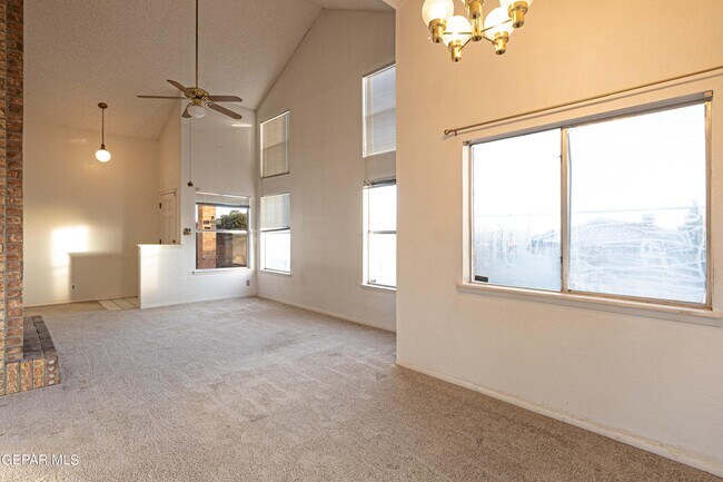 Building Photo - 801 Derrickson Dr