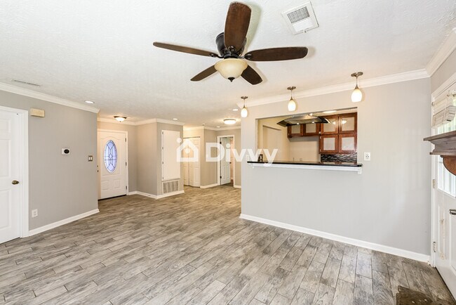 Foto del edificio - 1183 Salisbury Trl, Riverdale, GA 30296