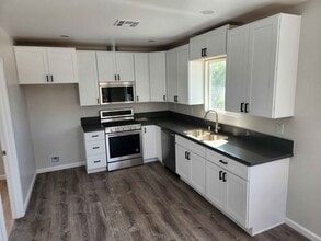 Building Photo - 155 Fisher Ct