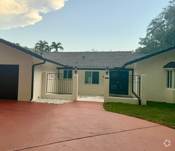 Building Photo - 8370 NW 167th Terrace