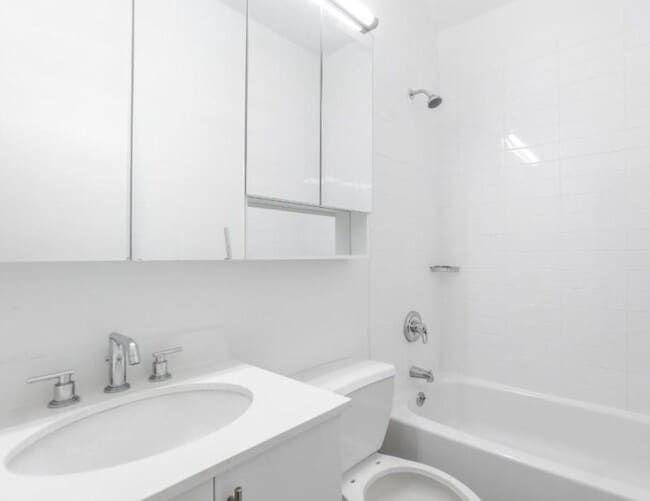 Building Photo - 2 bedroom in New York NY 10018
