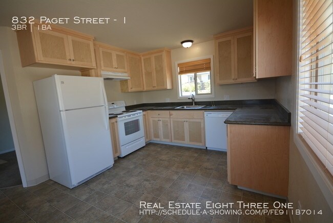 Building Photo - 832 Paget Ave