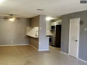 Building Photo - 5322 Medical Dr