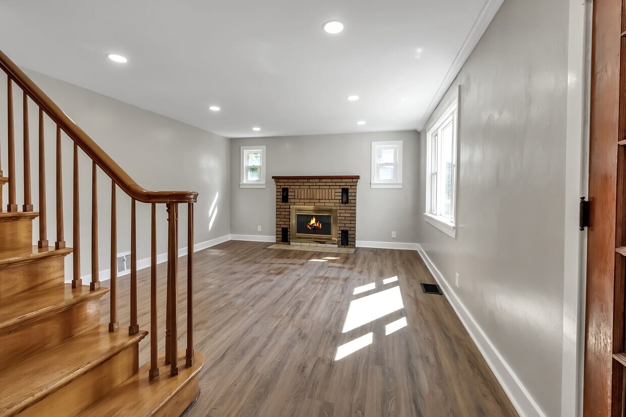 Living Room - 56 Garfield St