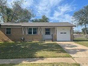 Building Photo - 1830 La Porte Dr
