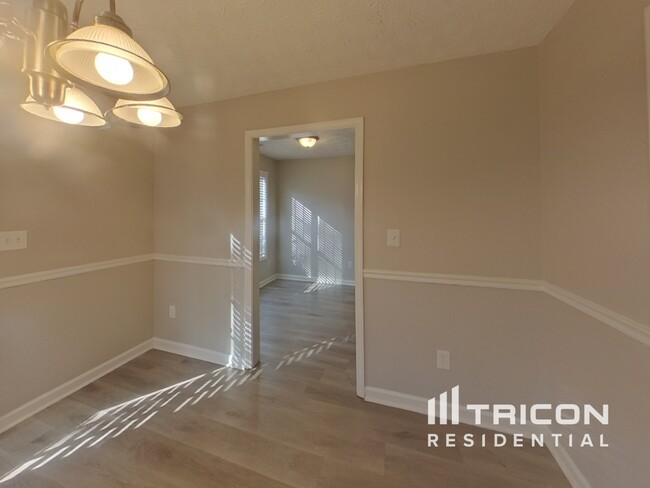 Building Photo - 455 Pebble Blvd