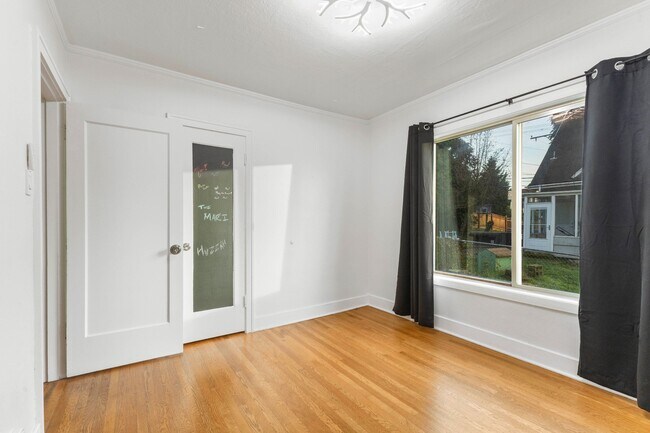 Foto del edificio - 710 Prospect Ave N