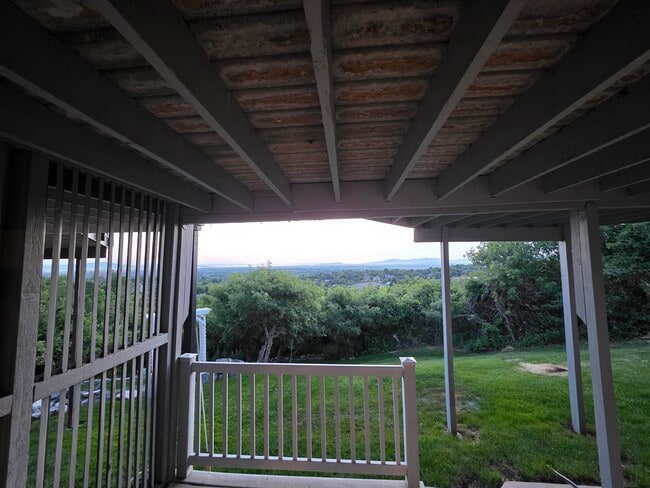 Patio deck - 5057 Ridgedale Dr