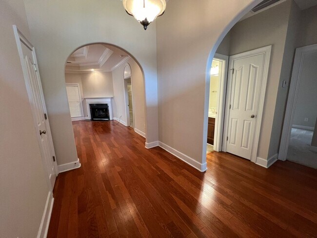 Foto del edificio - 714 Berry Ln