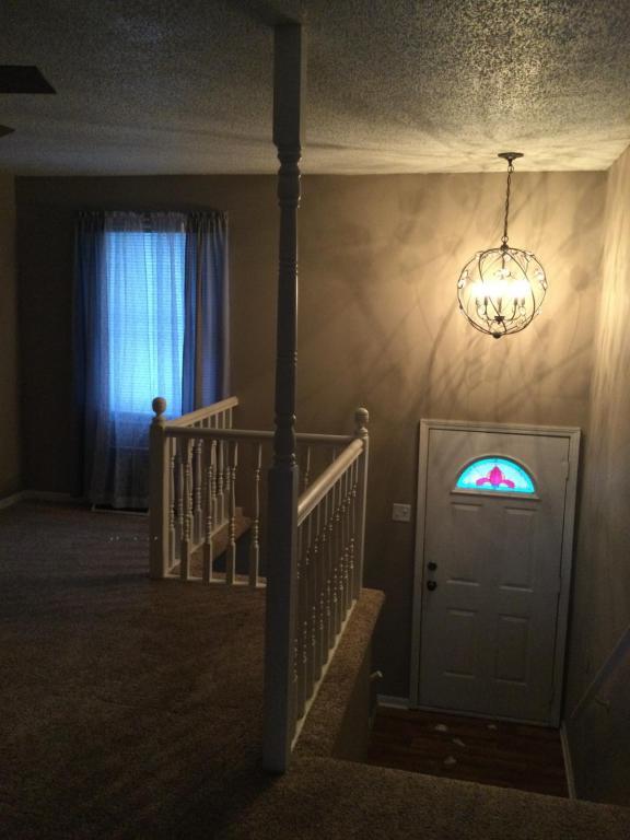 Building Photo - 8421 E 170th St