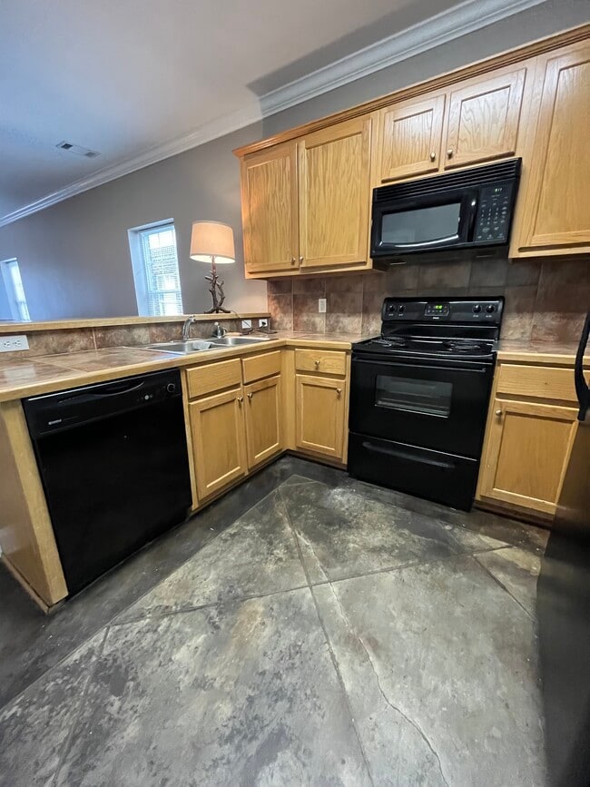 Building Photo - 14549 Honeysuckle St