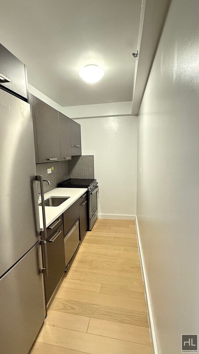 Building Photo - East 39th Street